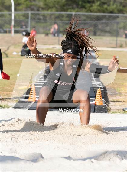 Thumbnail 2 in Clash of the Carolinas photogallery.