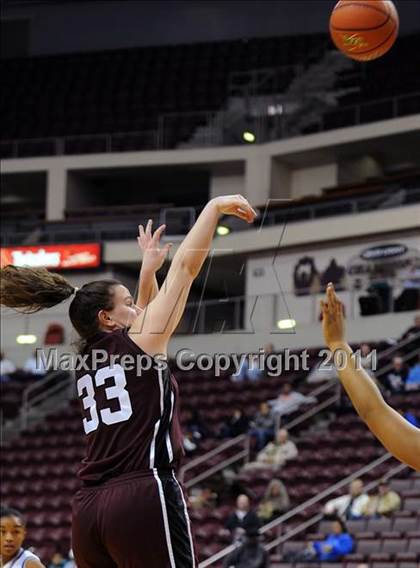 Thumbnail 2 in Reading Central Catholic vs. Steelton-Highspire (D3 Class A Final) photogallery.