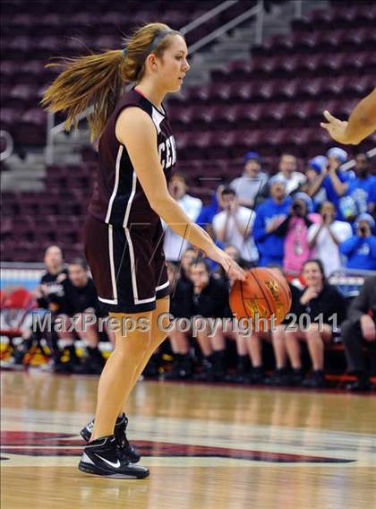Thumbnail 3 in Reading Central Catholic vs. Steelton-Highspire (D3 Class A Final) photogallery.