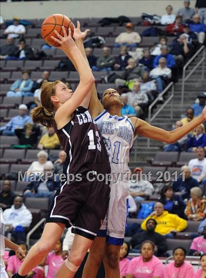 Thumbnail 2 in Reading Central Catholic vs. Steelton-Highspire (D3 Class A Final) photogallery.