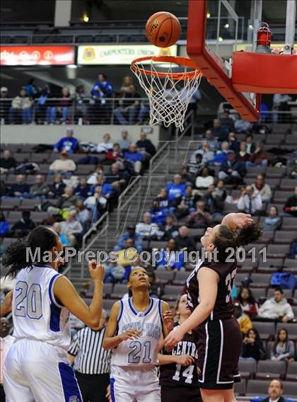 Thumbnail 1 in Reading Central Catholic vs. Steelton-Highspire (D3 Class A Final) photogallery.