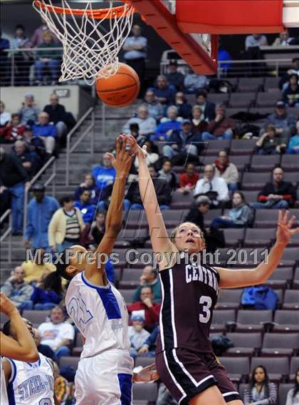 Thumbnail 1 in Reading Central Catholic vs. Steelton-Highspire (D3 Class A Final) photogallery.