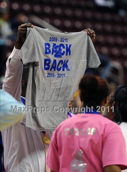 Thumbnail 3 in Reading Central Catholic vs. Steelton-Highspire (D3 Class A Final) photogallery.