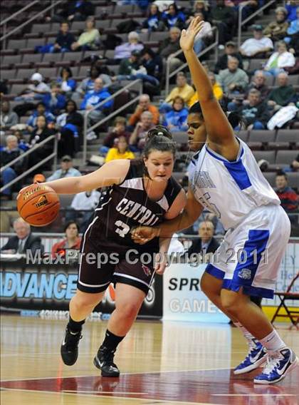 Thumbnail 3 in Reading Central Catholic vs. Steelton-Highspire (D3 Class A Final) photogallery.