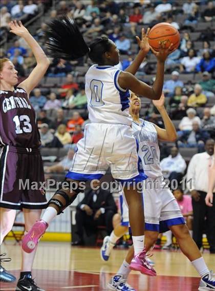 Thumbnail 2 in Reading Central Catholic vs. Steelton-Highspire (D3 Class A Final) photogallery.