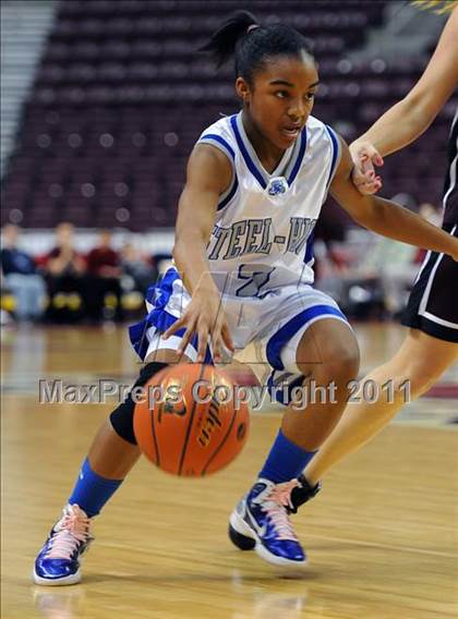 Thumbnail 2 in Reading Central Catholic vs. Steelton-Highspire (D3 Class A Final) photogallery.