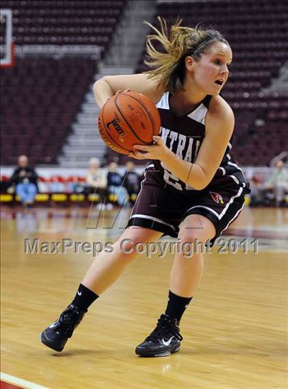 Thumbnail 3 in Reading Central Catholic vs. Steelton-Highspire (D3 Class A Final) photogallery.