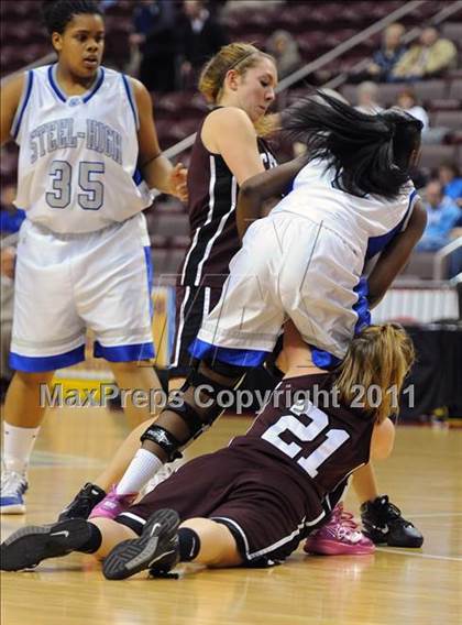 Thumbnail 3 in Reading Central Catholic vs. Steelton-Highspire (D3 Class A Final) photogallery.