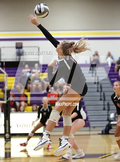 Thumbnail 1 in Canal Winchester vs Liberty Union (Bloom-Carroll Preview) photogallery.