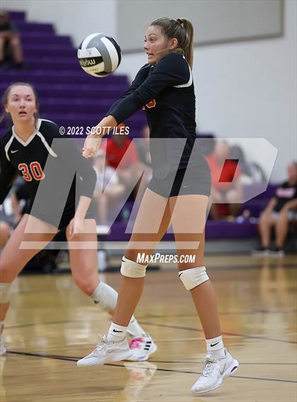 Thumbnail 2 in Canal Winchester vs Liberty Union (Bloom-Carroll Preview) photogallery.