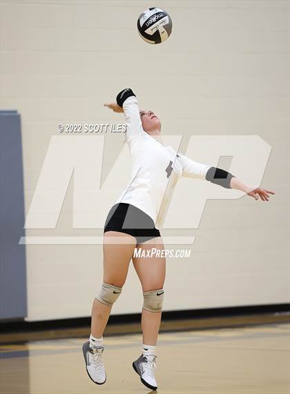 Thumbnail 2 in Canal Winchester vs Liberty Union (Bloom-Carroll Preview) photogallery.