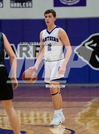 Thumbnail 1 in La Vernia vs Navarro photogallery.