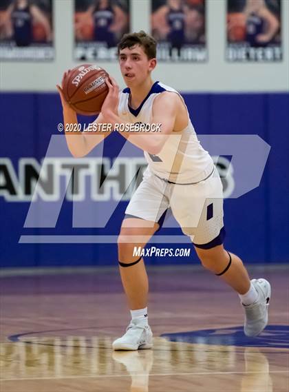 Thumbnail 2 in La Vernia vs Navarro photogallery.