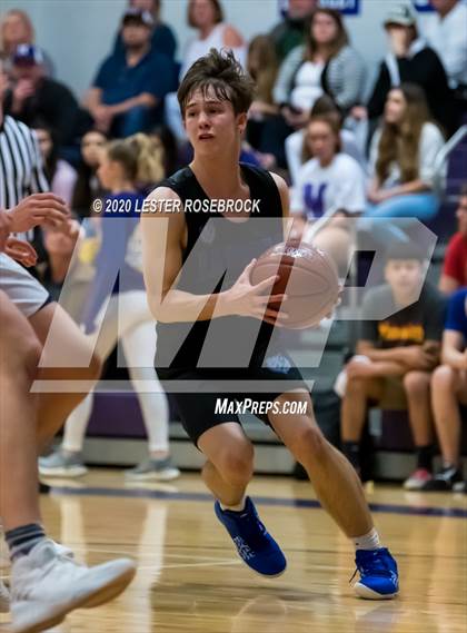Thumbnail 2 in La Vernia vs Navarro photogallery.