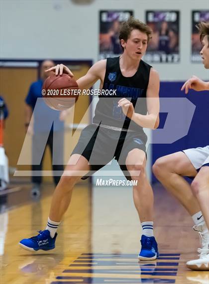 Thumbnail 1 in La Vernia vs Navarro photogallery.