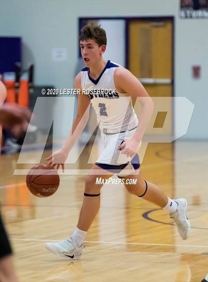 Thumbnail 3 in La Vernia vs Navarro photogallery.