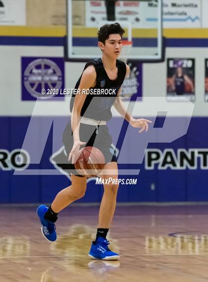 Thumbnail 3 in La Vernia vs Navarro photogallery.