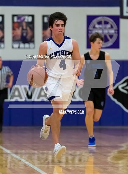 Thumbnail 3 in La Vernia vs Navarro photogallery.