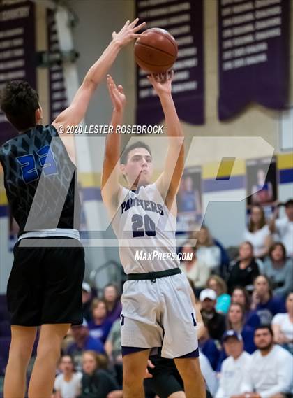 Thumbnail 1 in La Vernia vs Navarro photogallery.