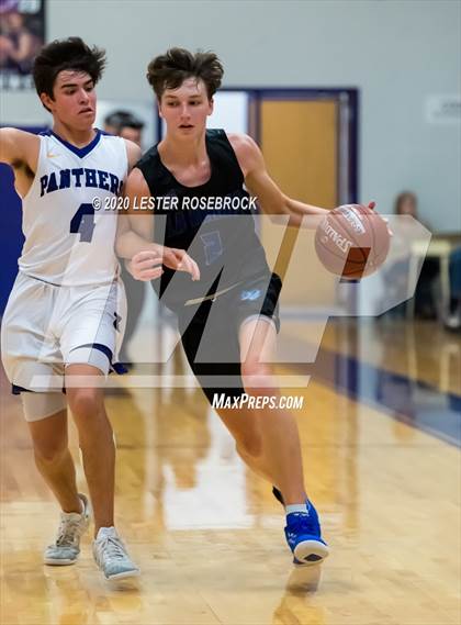 Thumbnail 2 in La Vernia vs Navarro photogallery.