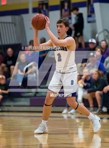 Thumbnail 3 in La Vernia vs Navarro photogallery.