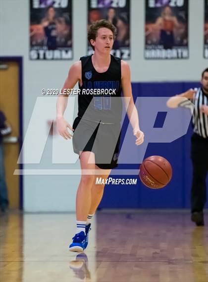 Thumbnail 3 in La Vernia vs Navarro photogallery.