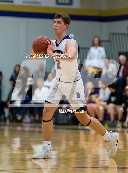 Thumbnail 1 in La Vernia vs Navarro photogallery.