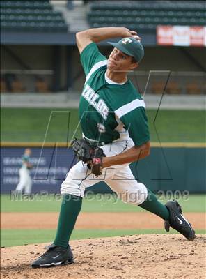 Thumbnail 1 in Hutto vs. Taylor (Texas 3A Regional Final) photogallery.