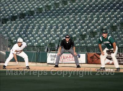 Thumbnail 2 in Hutto vs. Taylor (Texas 3A Regional Final) photogallery.
