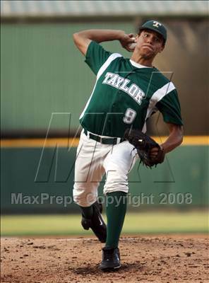 Thumbnail 2 in Hutto vs. Taylor (Texas 3A Regional Final) photogallery.