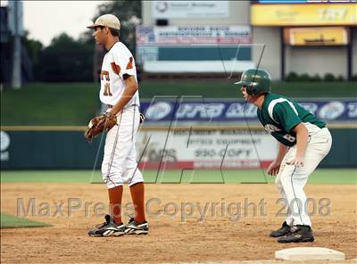 Thumbnail 2 in Hutto vs. Taylor (Texas 3A Regional Final) photogallery.