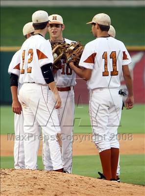 Thumbnail 1 in Hutto vs. Taylor (Texas 3A Regional Final) photogallery.