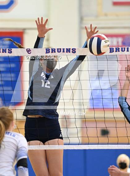 Thumbnail 3 in Broomfield vs. Valor Christian (CHSAA 5A Region 5) photogallery.