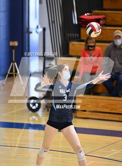 Thumbnail 3 in Broomfield vs. Valor Christian (CHSAA 5A Region 5) photogallery.
