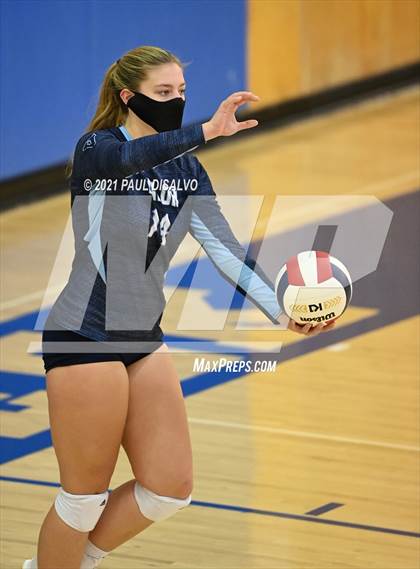 Thumbnail 3 in Broomfield vs. Valor Christian (CHSAA 5A Region 5) photogallery.