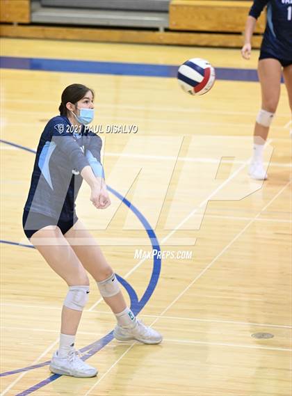 Thumbnail 3 in Broomfield vs. Valor Christian (CHSAA 5A Region 5) photogallery.