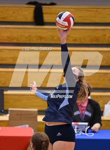 Thumbnail 3 in Broomfield vs. Valor Christian (CHSAA 5A Region 5) photogallery.