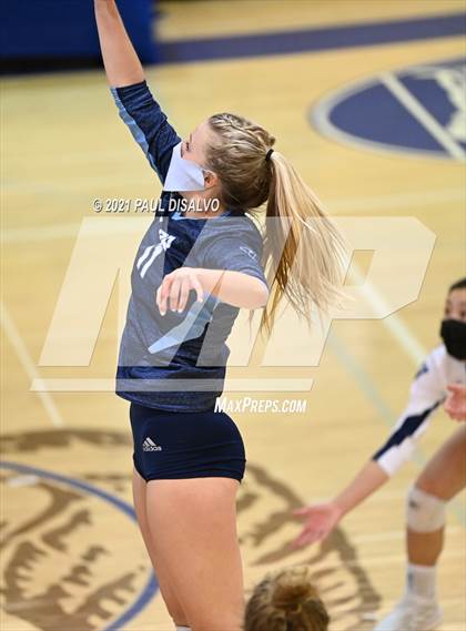 Thumbnail 3 in Broomfield vs. Valor Christian (CHSAA 5A Region 5) photogallery.