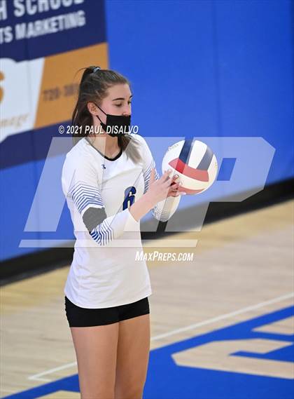 Thumbnail 1 in Broomfield vs. Valor Christian (CHSAA 5A Region 5) photogallery.