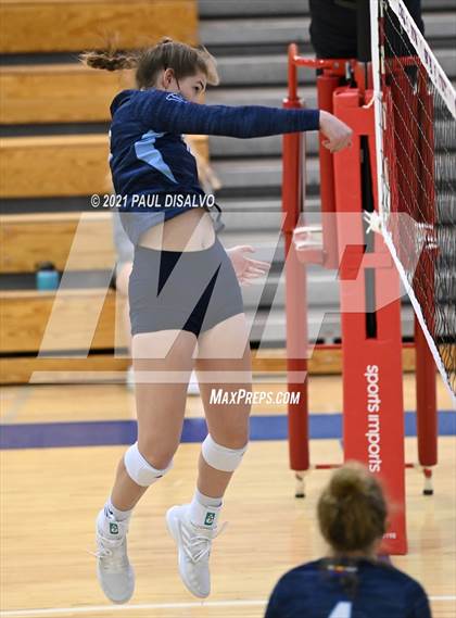 Thumbnail 2 in Broomfield vs. Valor Christian (CHSAA 5A Region 5) photogallery.