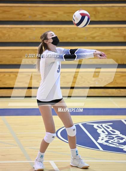 Thumbnail 2 in Broomfield vs. Valor Christian (CHSAA 5A Region 5) photogallery.