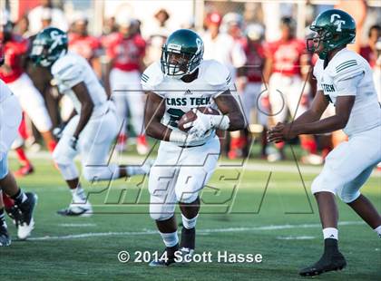 Thumbnail 3 in Oak Park vs. Cass Tech photogallery.