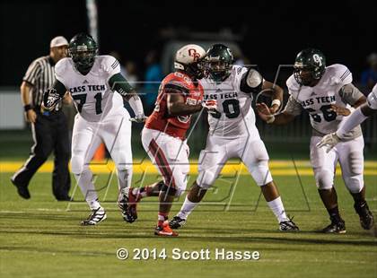 Thumbnail 2 in Oak Park vs. Cass Tech photogallery.