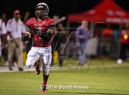 Thumbnail 3 in Oak Park vs. Cass Tech photogallery.