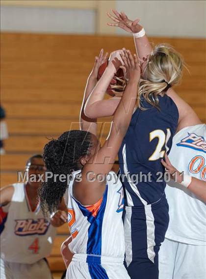 Thumbnail 1 in Rincon Valley Christian vs. St. Joseph Notre Dame (CIF NCS D5 Final) photogallery.