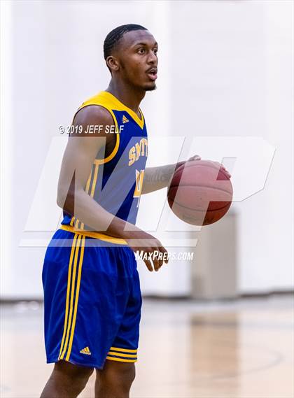 Thumbnail 1 in Oscar Smith @ Hickory photogallery.