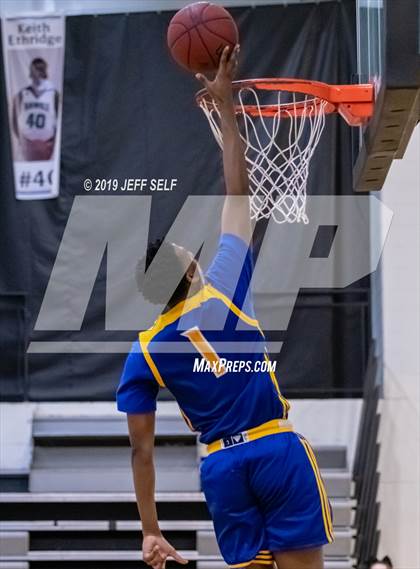 Thumbnail 2 in Oscar Smith @ Hickory photogallery.