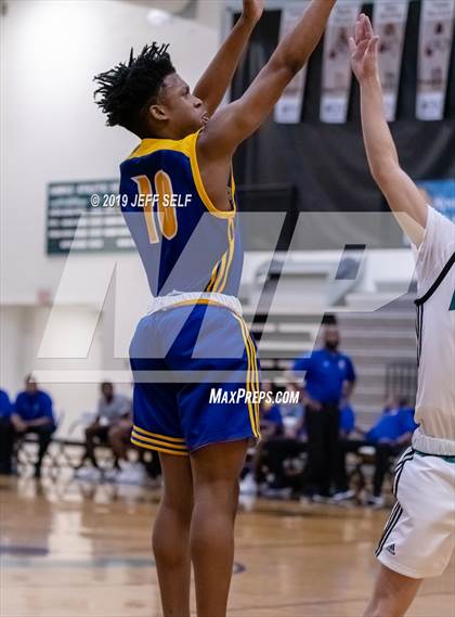 Thumbnail 1 in Oscar Smith @ Hickory photogallery.