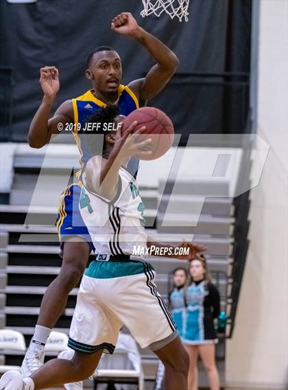Thumbnail 3 in Oscar Smith @ Hickory photogallery.