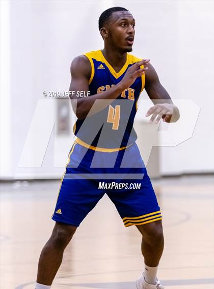 Thumbnail 2 in Oscar Smith @ Hickory photogallery.